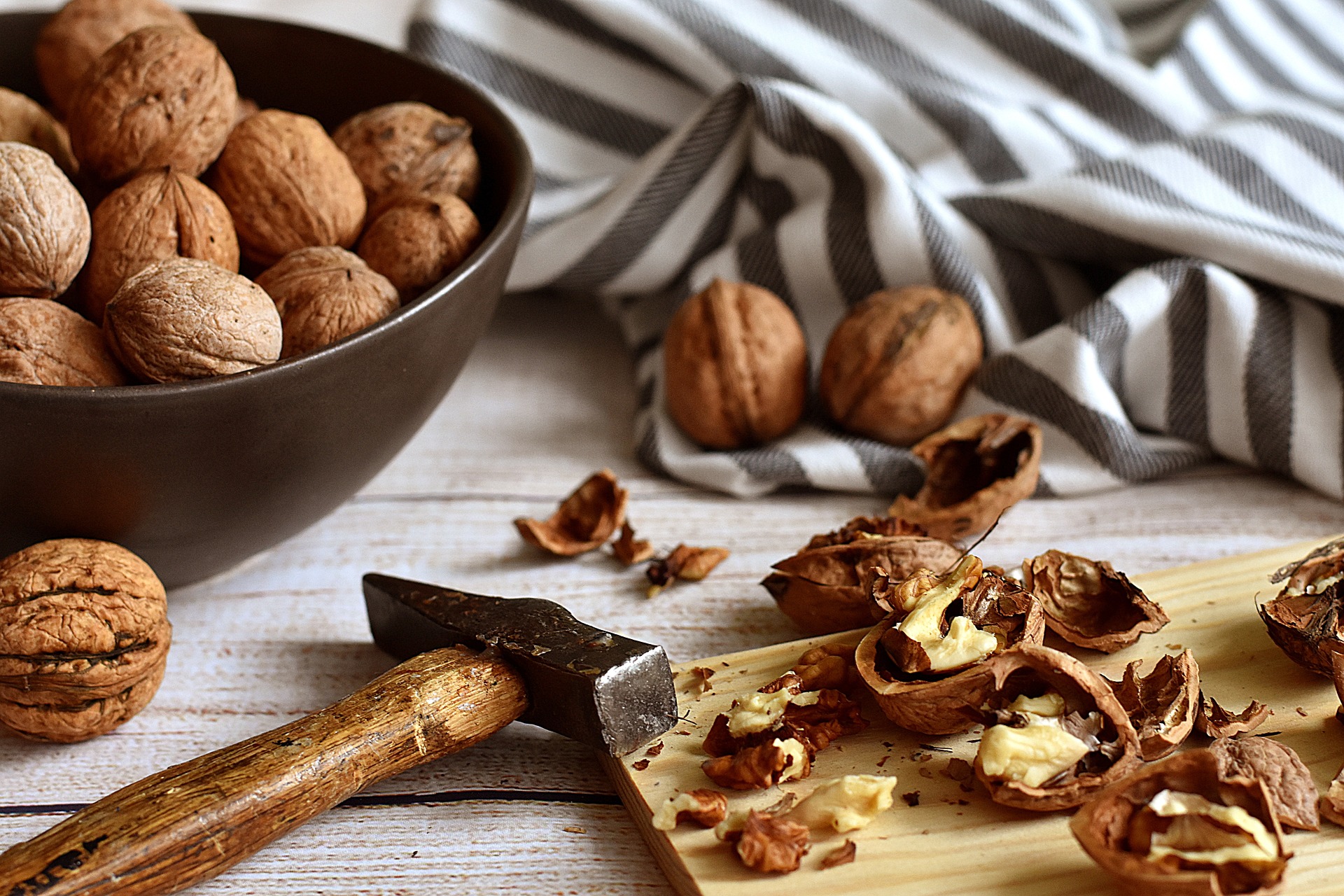 Discovering the Marvels of Walnuts: Health Benefits, Culinary Uses, and More